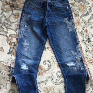 Women’s floral detail skinny jeans